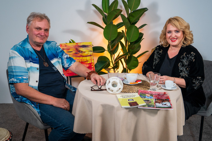 S moderátorkou Miluškou Bittnerovou se Vlastík podíval do budoucnosti za pomoci svých Andělských karet. 