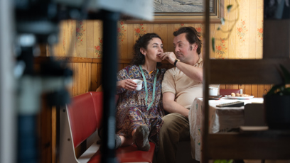 FOTO: Petr Lněnička a Sarah Haváčová hrají  v seriálu Metoda Markovič: Straka manžele.