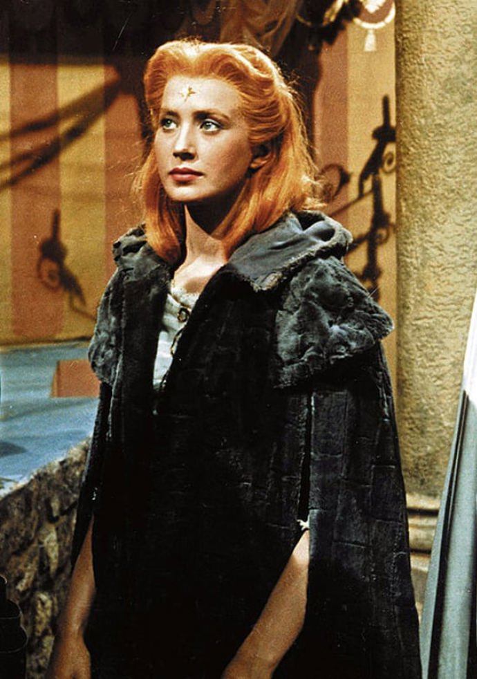 Marie Kyselková se živila i jako modelka. Její krásu měla podtrhnout hvězda na čele, kterou jí však v maskérně každý den lepili agresivním lepidlem, které jí poškodilo kůži.