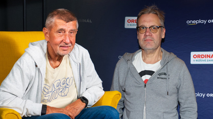 Babiš je znovu terčem posměchu. Premiérovu globusu za 15 tisíc se vysmál i Matásek