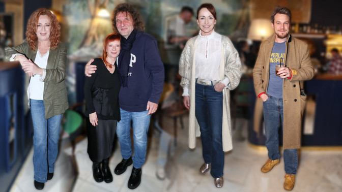 Módní policie z divadelní kavárny: Džíny a bílé tričko ubraly Simoně Stašové roky, Tatiana Dyková přidala stříbrný svetr i boty