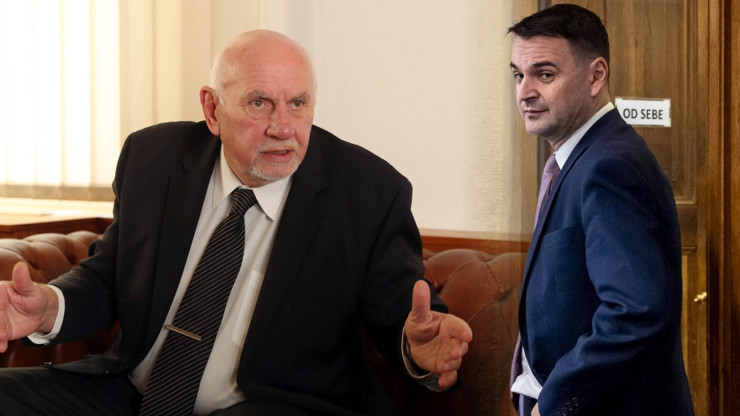 Další kostlivec ve skříni Petra Macinky: Vypluly třaskavé urážky Rychetského 