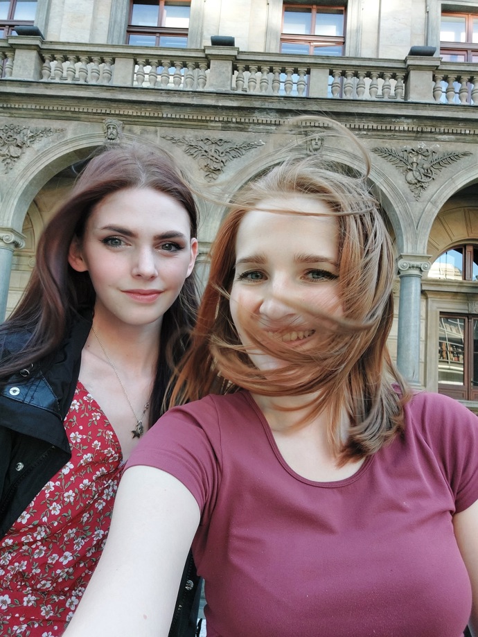 Shining Ája a Adéla Doležalová.