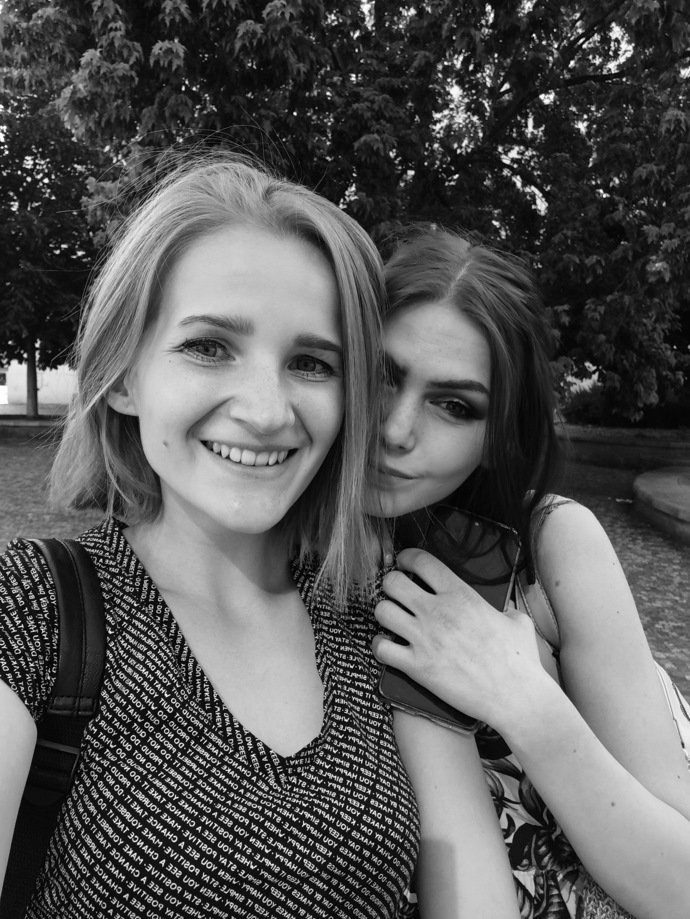 Shining Ája a Adéla Doležalová. 