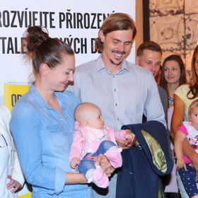 Denisa Helceletová s manželem a dcerkou Evelin.