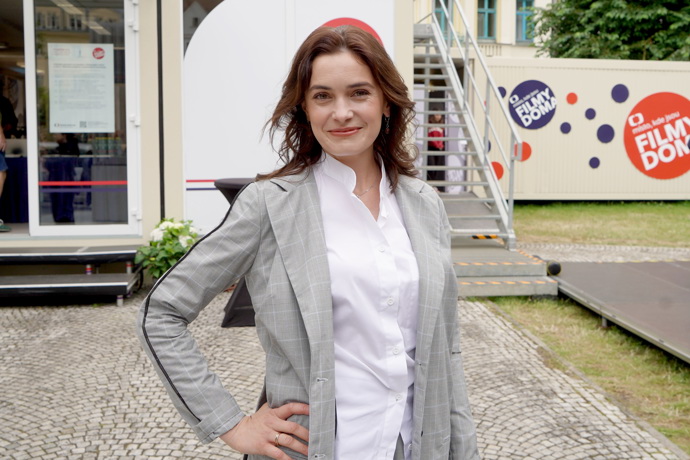 Herečka Sarah Haváčová je novou partnerkou Davida Prachaře.