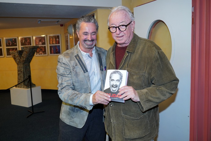 Jiří Lábus si zahrál s Martinem Dejdarem v legendární komedii Slunce, seno erotika. A spolupracují spolu dodnes.