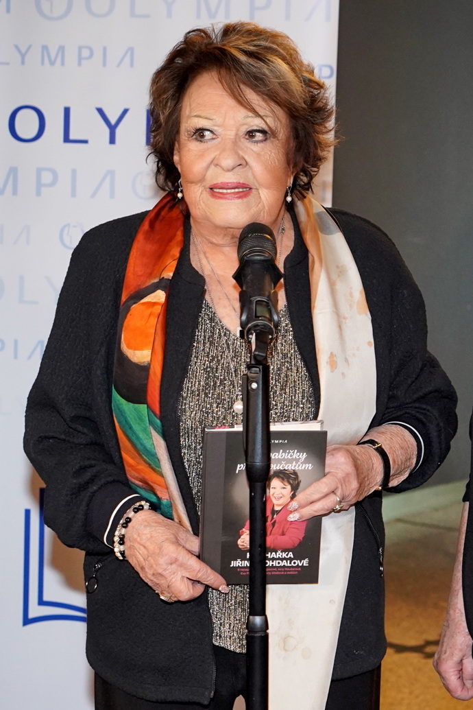 Jiřina Bohdalová sepsala knihu receptů na základě toho, že se měla stát poprvé prababičkou. 