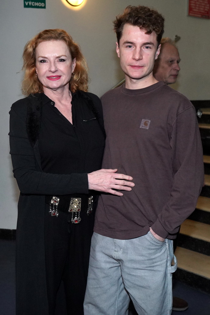 Marcela Karleszová Hesová se synem Oskarem. 