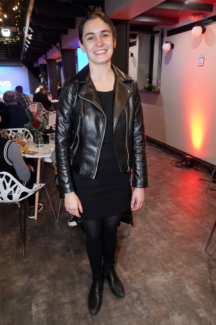 Oblíbila si i klasický kožený křivák.