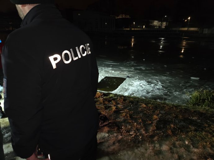 Jedna z dívek bohužel zemřela.