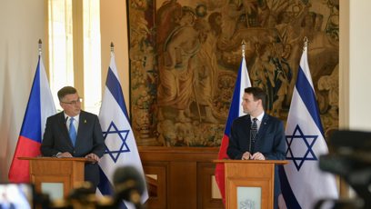 FOTO: Gideon Sa'ar se setkal s Petrem Macinkou.