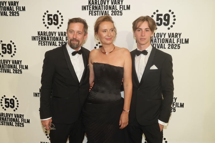 Lenka Vlasáková a Jan Dolanský vyvedli v loňském roce syna Maxe na červený koberec v Karlových Varech.