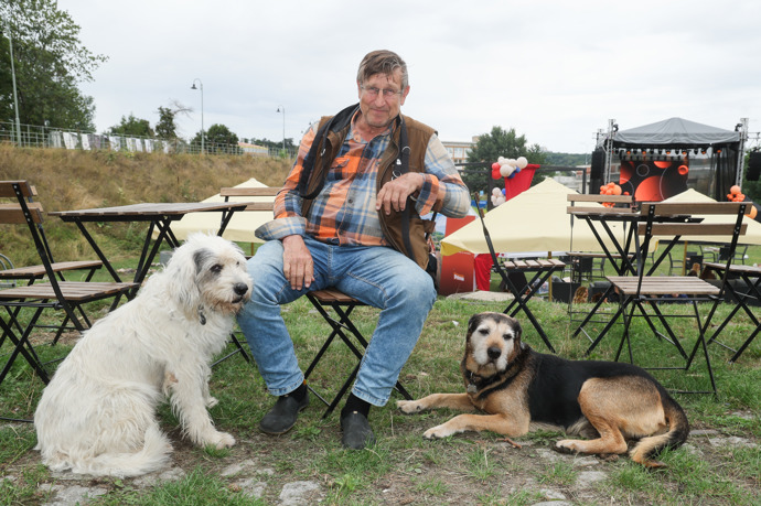 Snažil se ji ulovit již na konzervatoři, Jana ho však tehdy odmítla.