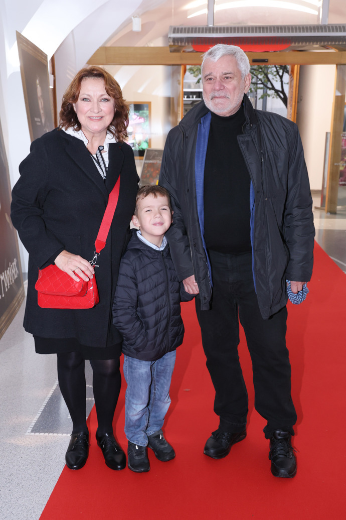 Do kina už vyrazili společně i s vnoučkem.