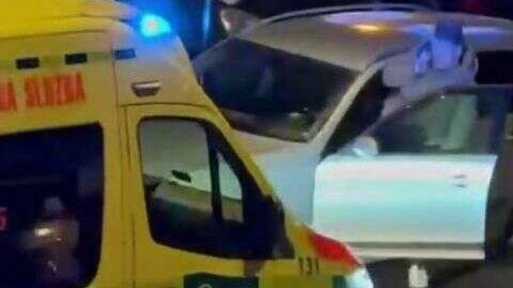 Muž blokoval průjezd sanitky. 