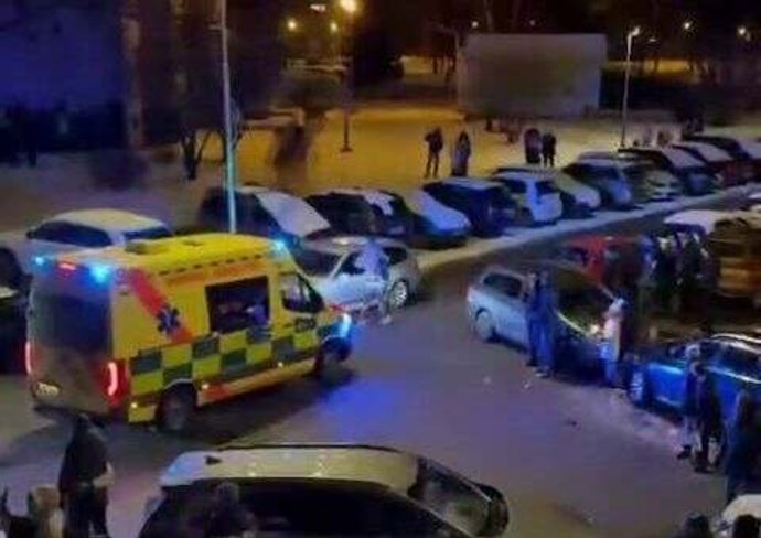 Muž blokoval průjezd sanitky. 