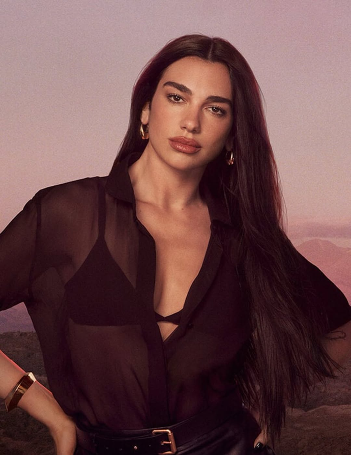 Na ležérní, ale svůdný trendy efekt zvaný halo lips nedá dopustit třeba zpěvačka Dua Lipa...