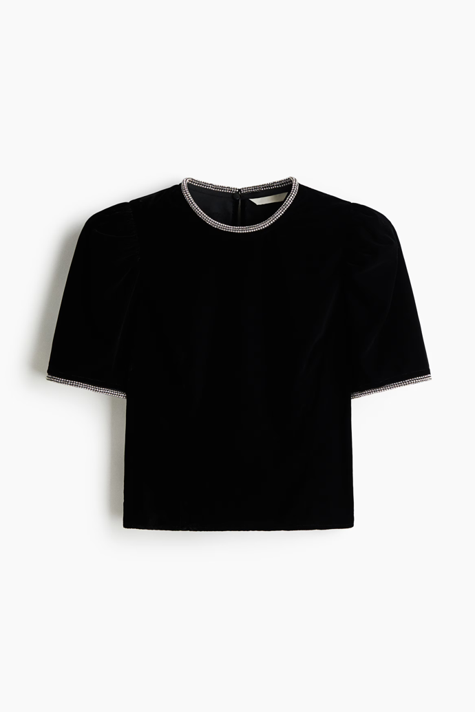 Sametový top zdobený štrasem, H&M, 1239 Kč