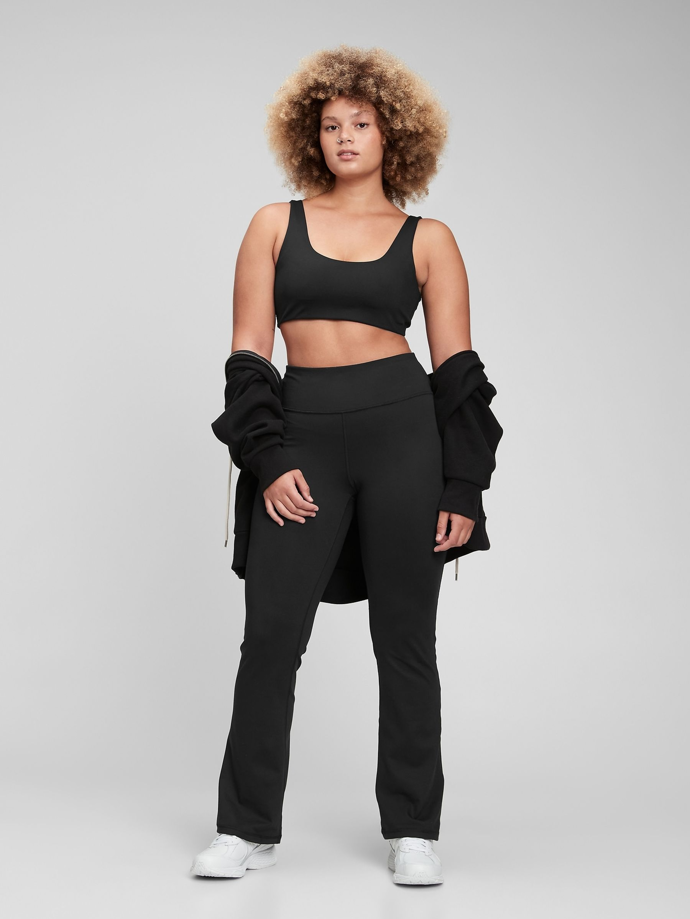 I když sáhnete po jiném střihu legín, který je v kurzu, výsledný efekt závisí na stylingu.