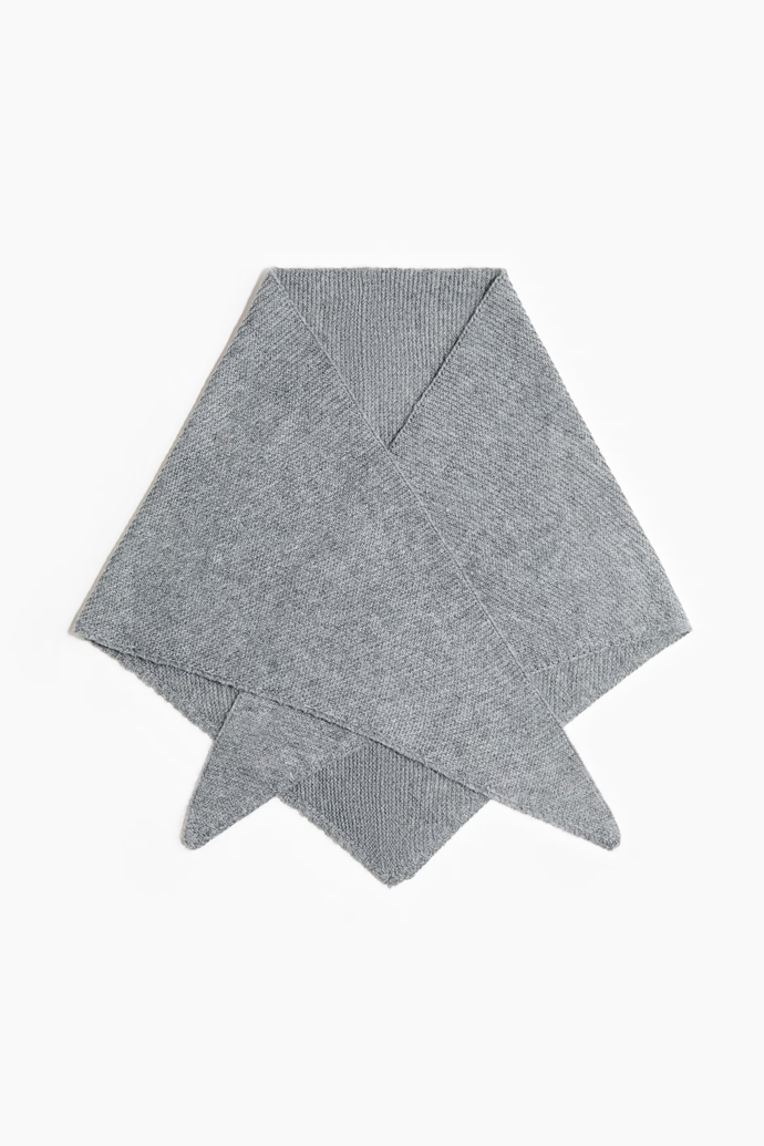 Trojcípá šála z vroubkovaného úpletu, H&M, 319 Kč