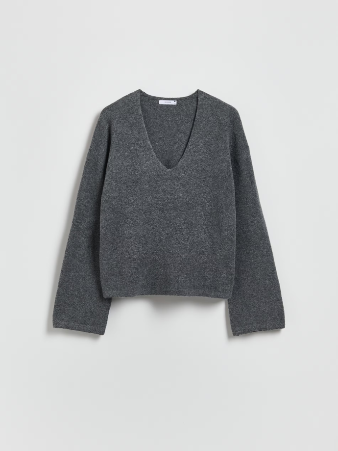 Svetr s výstřihem do V a širokými rukávy, Reserved, 759 Kč