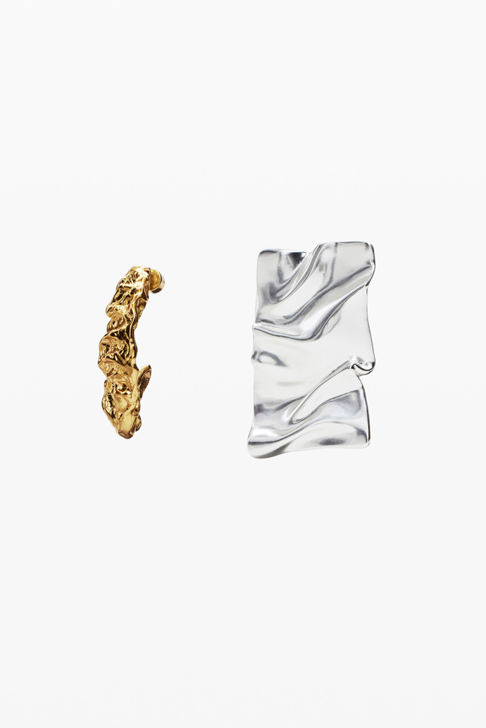Asymetrické náušnice pozlacené a postříbřené, Desigual, 2999 Kč