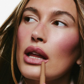 ...nebo modelka Hailey Bieber.