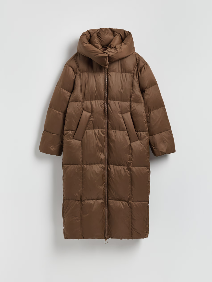 Péřový kabát s kapucí, Reserved, 3999 Kč