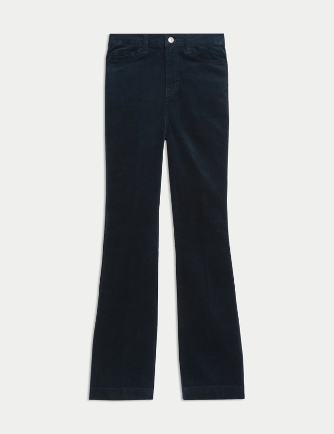 Úzké rozšířené sametové kalhoty s bavlnou a záhyby vpředu, Marks&Spencer, 1299 Kč