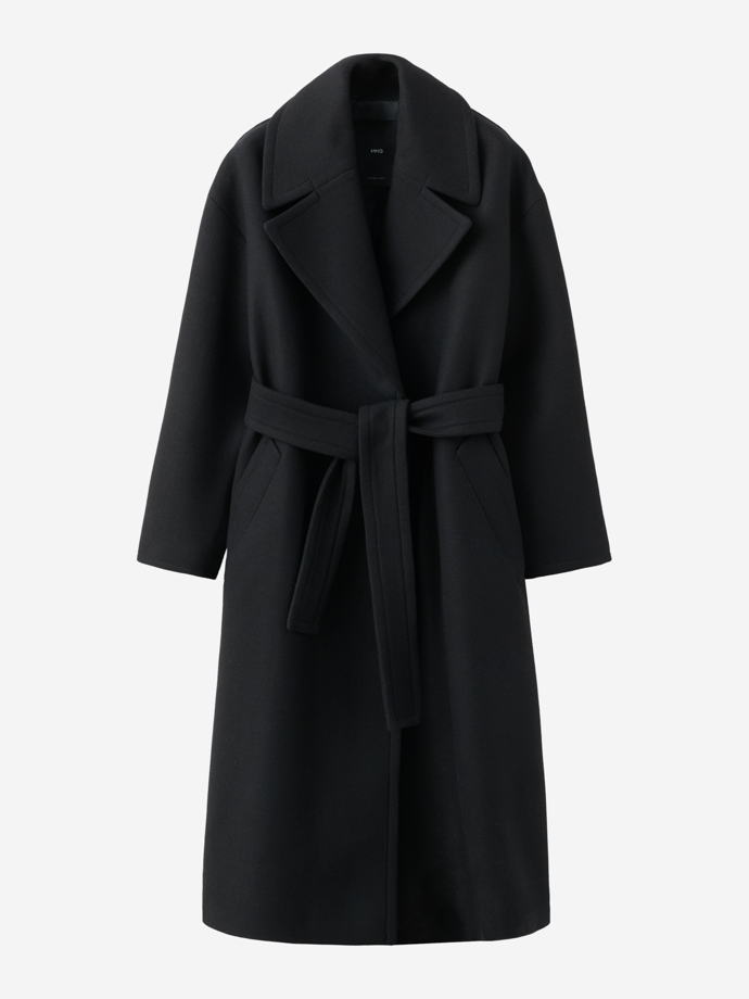 Střihově podobný kousek s přibližně 70% podílem vlny seženete třeba u značky Mango za 4749 Kč.