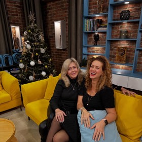 Kateřina Pechová s maminkou v práci.