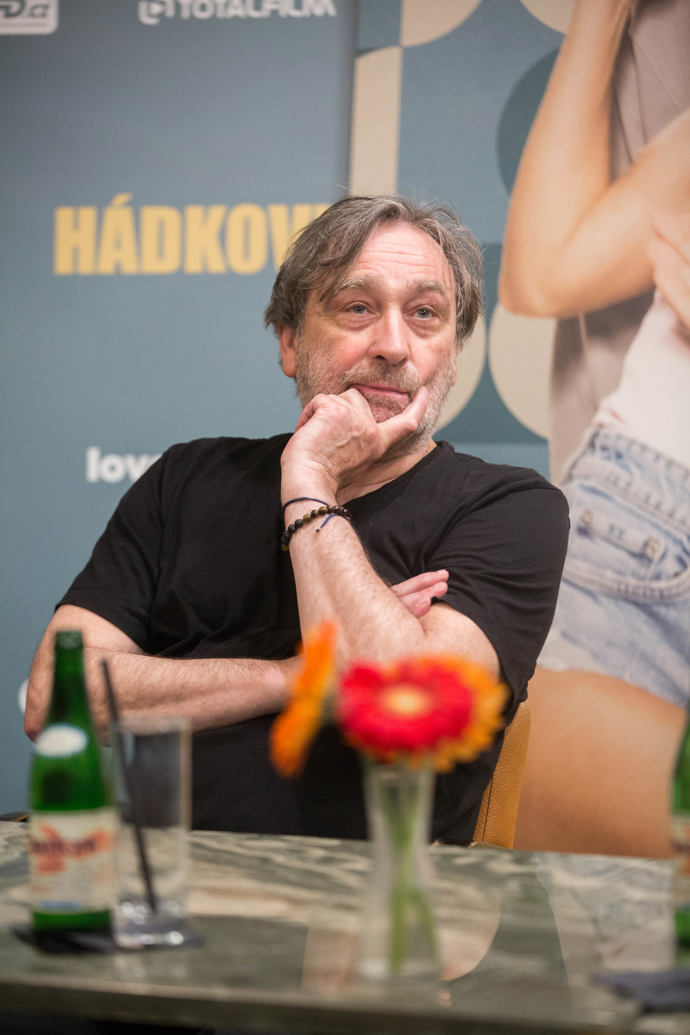 Dlouhé roky je také hrdým členem činohry Národního divadla. 