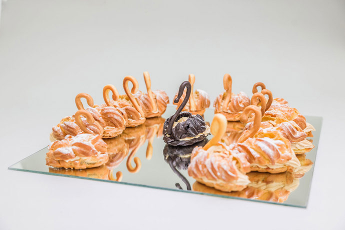 Labutí jezero z odpalovaného těsta