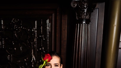 FOTO: Lucie Hlaváčková s růží.