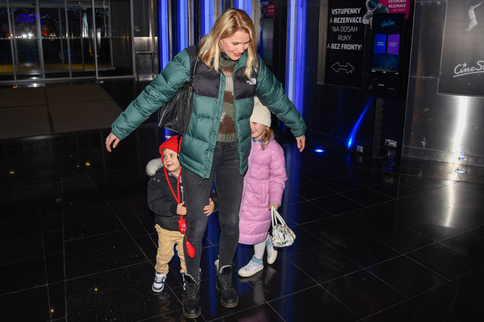 Leontýnka s Oliverem se maminky celou dobu drželi. 