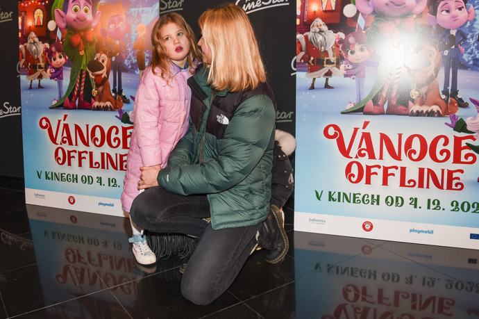 Nakonec ji ale maminka přiměla krátce zapózovat.