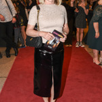 Zpěvačka Leona Machálková kombinuje výraznou sukni s elegantními, nadčasovými kousky.