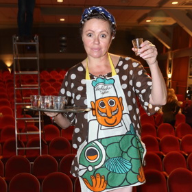 V té době hrála v Divadle Na Jezerce představení Poslední aristokratka. 