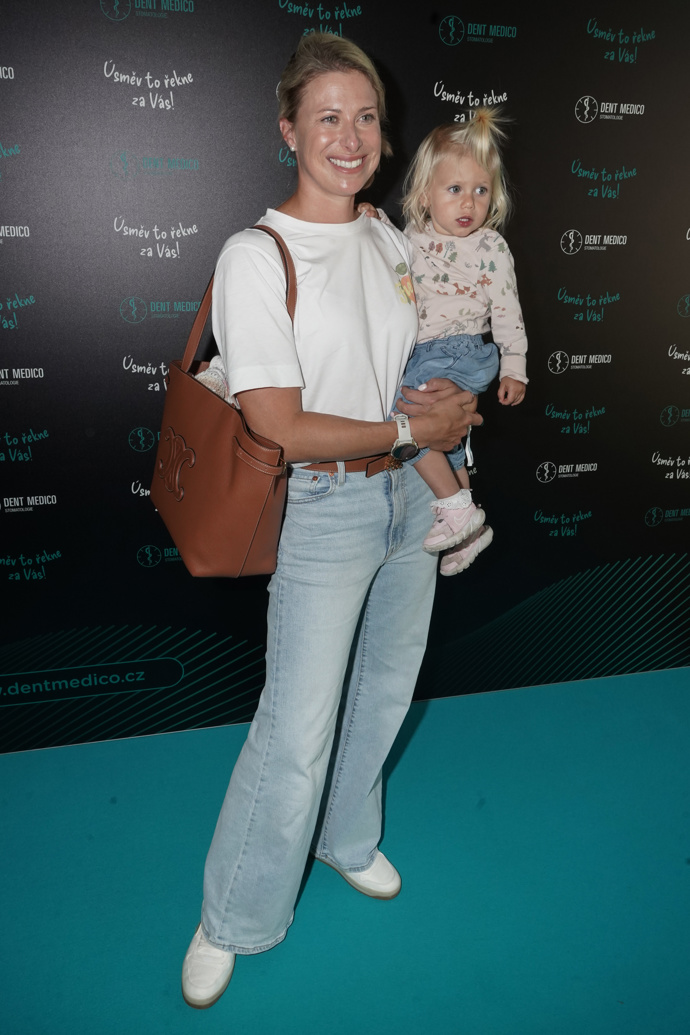 Andrea Sestini Hlaváčková si mateřské povinnosti zatím užívá.