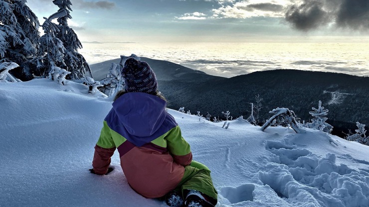 Denní horoskop na čtvrtek 15. 1. 2026: Štíři by měli šířit optimismus a Kozorozi by se měli věnovat rodině