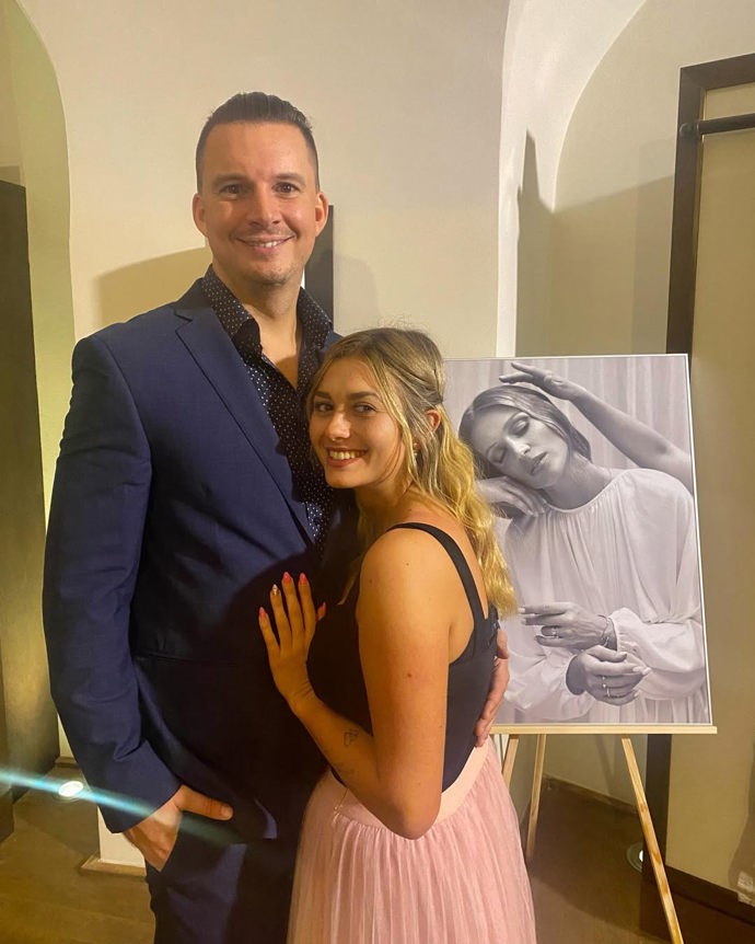 Pár spolu rekonstruoval byt.