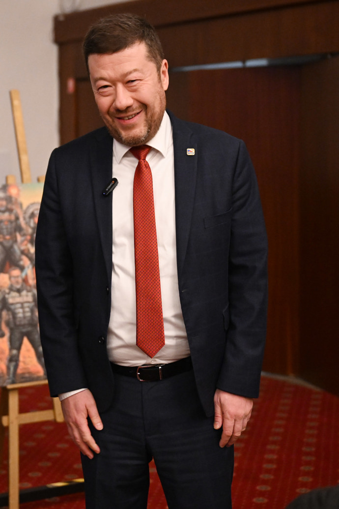 Tomio Okamura se bavil.