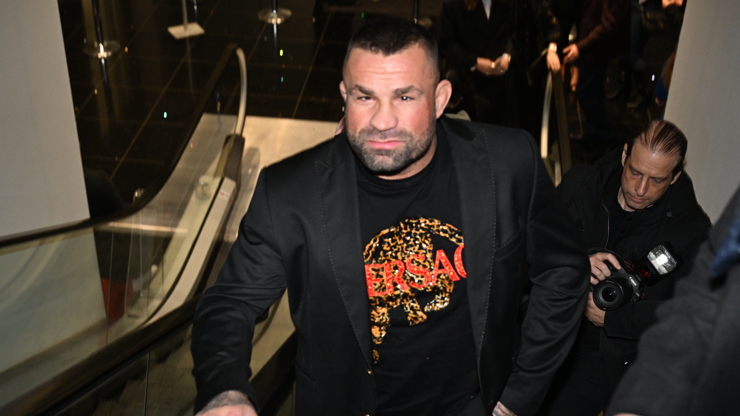 Karlos Vémola na Zrádcích. 