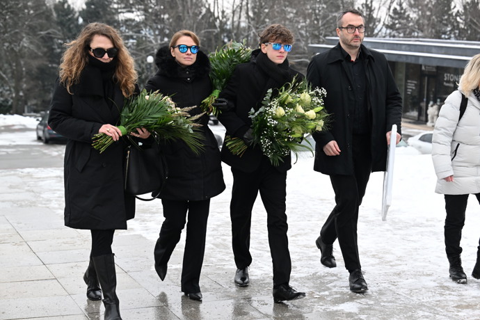 Hercova bývalá partnerka Zuzana Vejvodová se přišla spolu se synem a přáteli naposledy rozloučit s Pavlem Nečasem. 