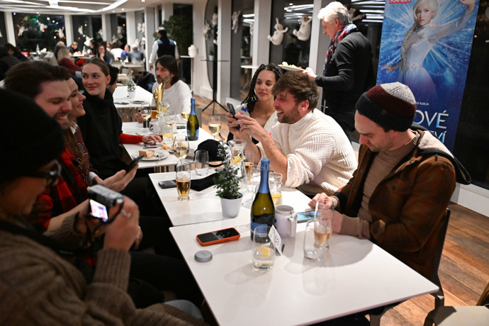 Manželé Tomešovi se dobře bavili. 