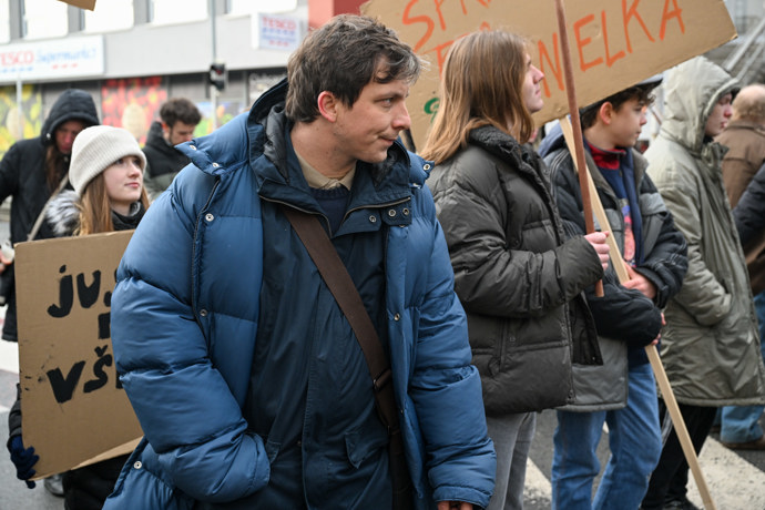 Kryštof Bartoš během natáčení seriálu Táta.