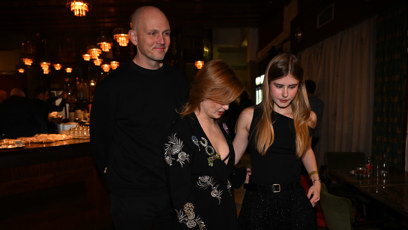 FOTO: Herečka Jitka Schneiderová dorazila po boku svého partnera Lukáše Pittera a své dcery Sofie Anny Švehlíkové.