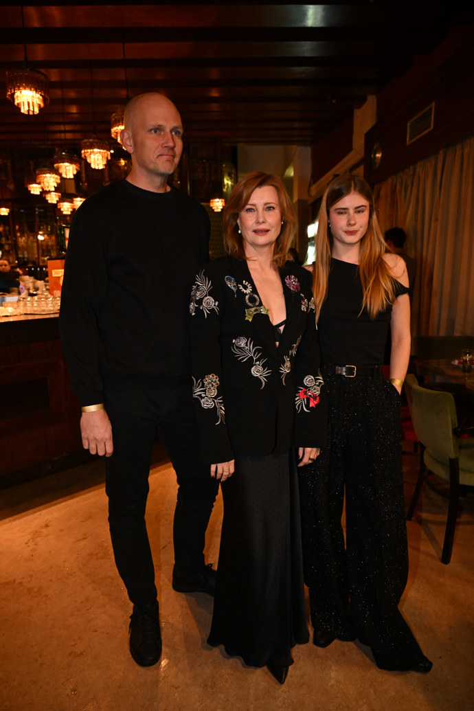 Herečka Jitka Schneiderová dorazila po boku svého partnera Lukáše Pittera a své dcery Sofie Anny Švehlíkové.