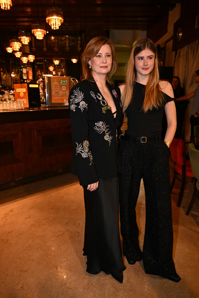 Herečka Jitka Schneiderová po boku své dcery Sofie Anny Švehlíkové.